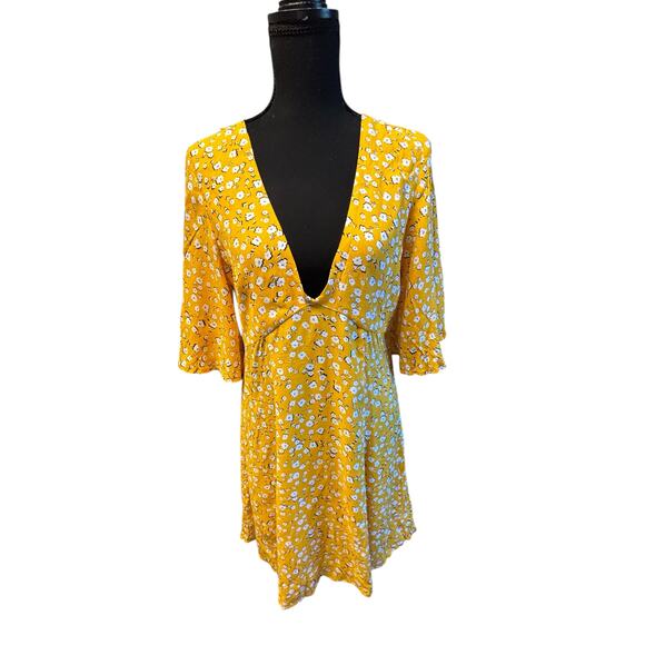 MinkPink Women’s Summer Daisy Mini Tea Dress Yellow Gold Size M - Picture 3 of 8